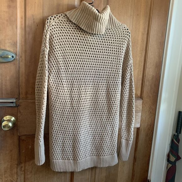 BCBG Max Azira Bethenny Camel Tan Chunky Knit Crochet Cowl Sweater, Size Small - Picture 9 of 13